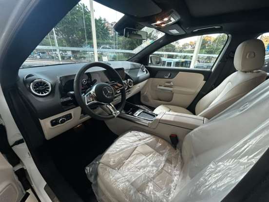 MERCEDES-BENZ-GLA 200-2026