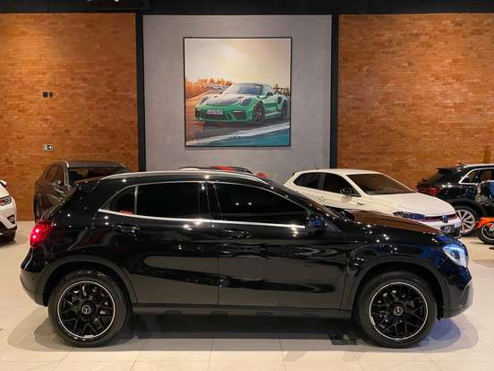 MERCEDES-BENZ-GLA 200-2019