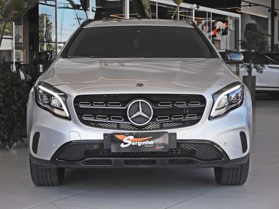 MERCEDES-BENZ-GLA 200-2018