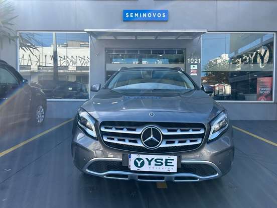 MERCEDES-BENZ-GLA 200-2018