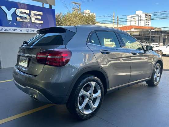 MERCEDES-BENZ-GLA 200-2018