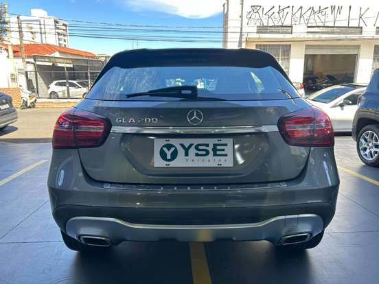 MERCEDES-BENZ-GLA 200-1.6 CGI FLEX ADVANCE 7G-DCT MERCEDES-BENZ-GLA 200-2018