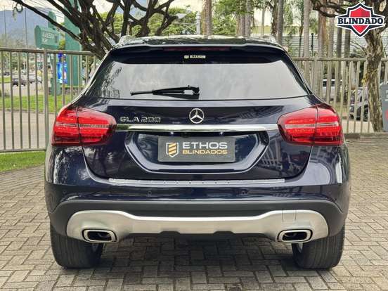 MERCEDES-BENZ-GLA 200-2018