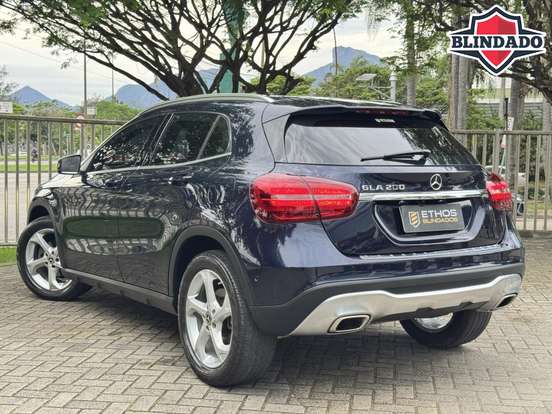 MERCEDES-BENZ-GLA 200-2018