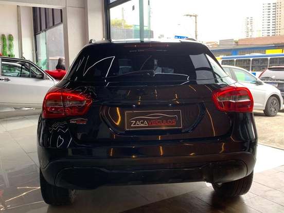 MERCEDES-BENZ-GLA 200-2018
