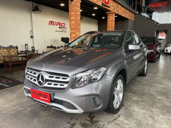 MERCEDES-BENZ-GLA 200-2017