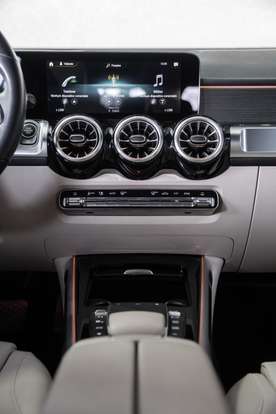 MERCEDES-BENZ-GLB 200-2021