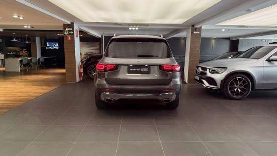 MERCEDES-BENZ-GLB 200-2021