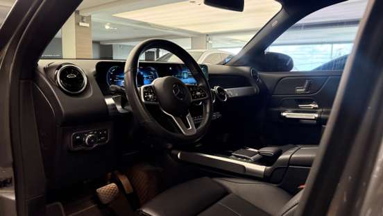 MERCEDES-BENZ-GLB 200-2021