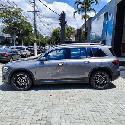 MERCEDES-BENZ-GLB 200-2020