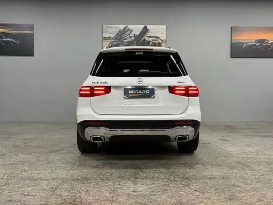 MERCEDES-BENZ-GLB 220-2024