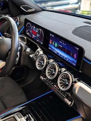 MERCEDES-BENZ-GLB 220-2024