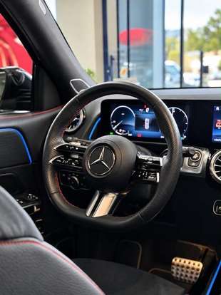 MERCEDES-BENZ-GLB 220-2.0 MHEV AMG LINE 4MATIC 8G-DCT MERCEDES-BENZ-GLB 220-2024