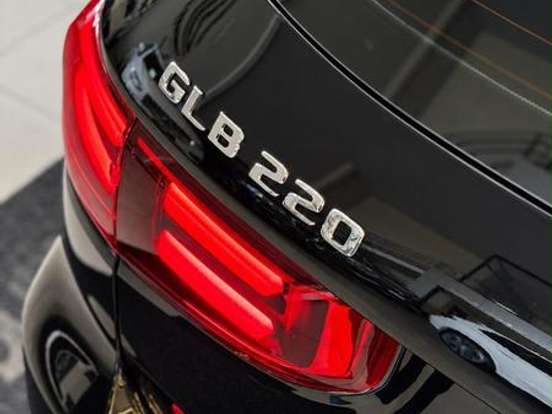 MERCEDES-BENZ-GLB 220-2.0 MHEV AMG LINE 4MATIC 8G-DCT MERCEDES-BENZ-GLB 220-2024