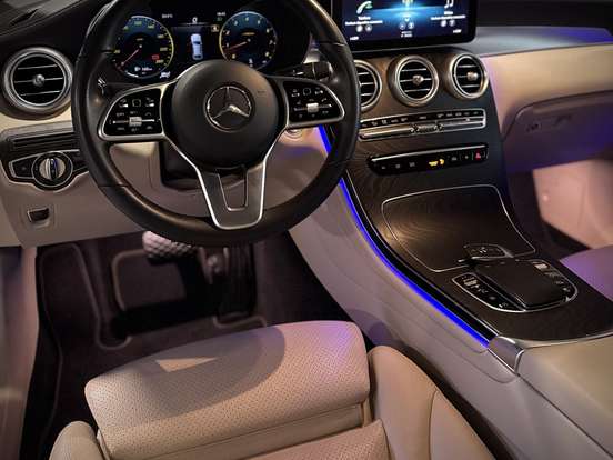 MERCEDES-BENZ-GLC 300-2021