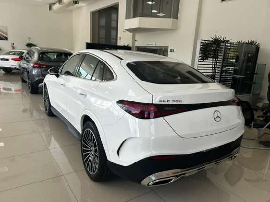 MERCEDES-BENZ-GLC 300-2026