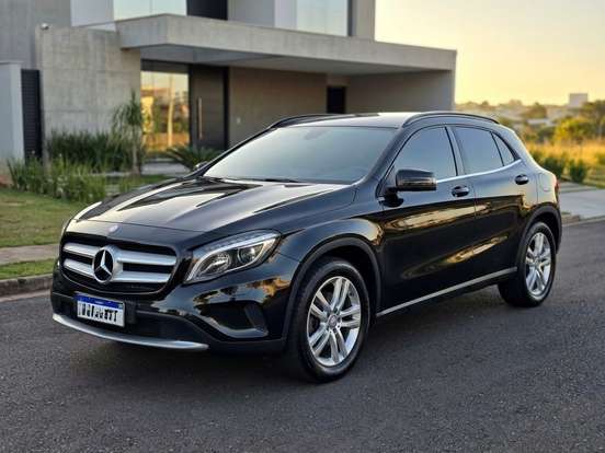 MERCEDES-BENZ-GLA 200-2016