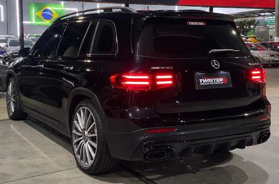 MERCEDES-BENZ-GLB 35 AMG-2024
