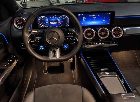 MERCEDES-BENZ-GLB 35 AMG-2024