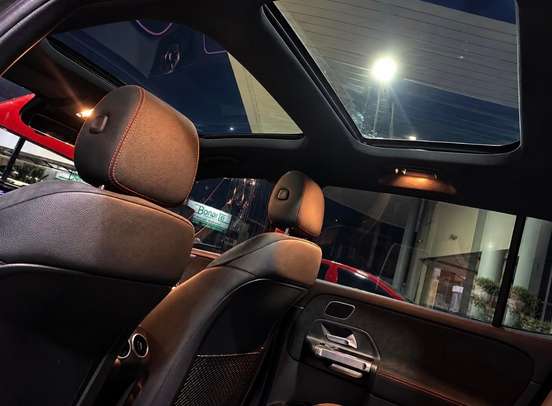 MERCEDES-BENZ-GLB 35 AMG-2024