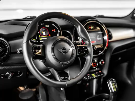 MINI-COOPER-SE SPORT 2P ELÉTRICO MINI-COOPER-2023