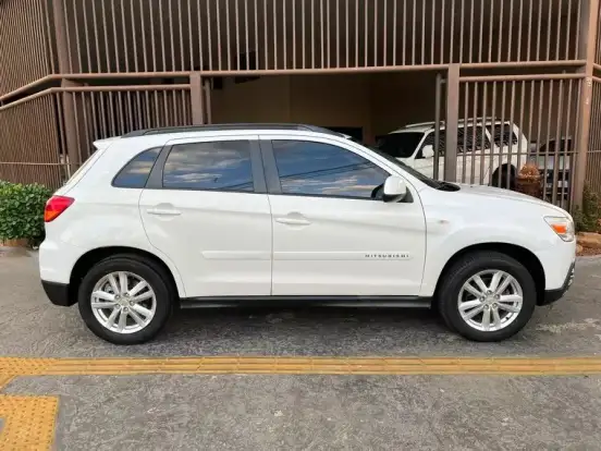 MITSUBISHI-ASX-2011
