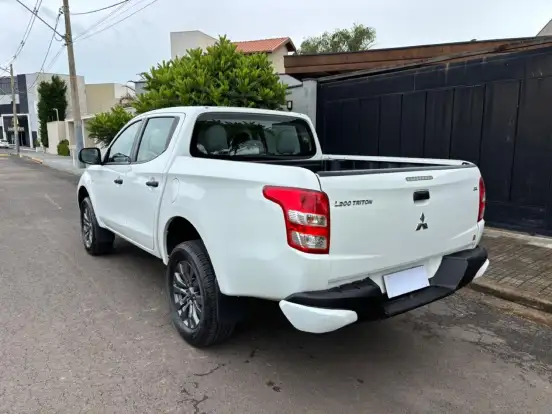 MITSUBISHI-L200 TRITON-2.4 16V TURBO DIESEL GL CD 4X4 MANUAL MITSUBISHI-L200 TRITON-2022