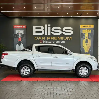 MITSUBISHI L200 TRITON 2.4 16V TURBO DIESEL SPORT HPE CD 4P 4X4 AUTOMÁTICO