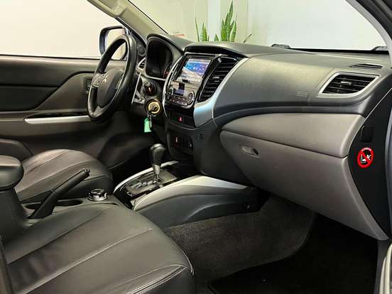 MITSUBISHI-L200 TRITON-2.4 16V TURBO DIESEL SPORT HPE-S CD 4P 4X4 AUTOMÁTICO MITSUBISHI-L200 TRITON-2018