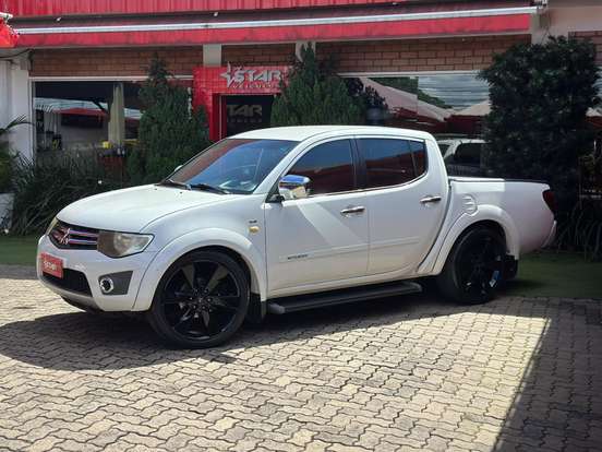MITSUBISHI-L200 TRITON-2.4 HLS 4X2 CD 16V FLEX 4P MANUAL MITSUBISHI-L200 TRITON-2014