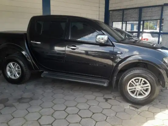 MITSUBISHI-L200 TRITON-3.2 HPE 4X4 CD 16V TURBO INTERCOOLER DIESEL 4P AUTOMÁTICO MITSUBISHI-L200 TRITON-2014