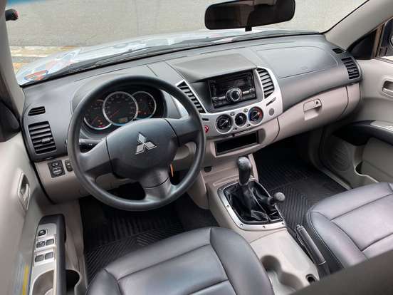 MITSUBISHI-L200 TRITON-2015