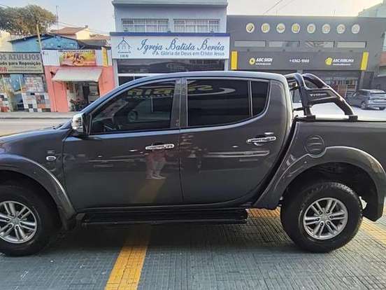 MITSUBISHI-L200 TRITON-3.5 HPE 4X4 CD V6 24V FLEX 4P AUTOMÁTICO MITSUBISHI-L200 TRITON-2014