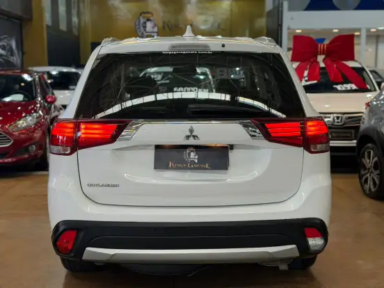 MITSUBISHI-OUTLANDER-2.0 COMFORT 16V GASOLINA 4P AUTOMÁTICO MITSUBISHI-OUTLANDER-2018