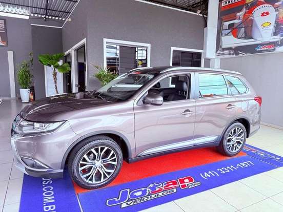 MITSUBISHI-OUTLANDER-2016