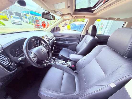 MITSUBISHI-OUTLANDER-2016