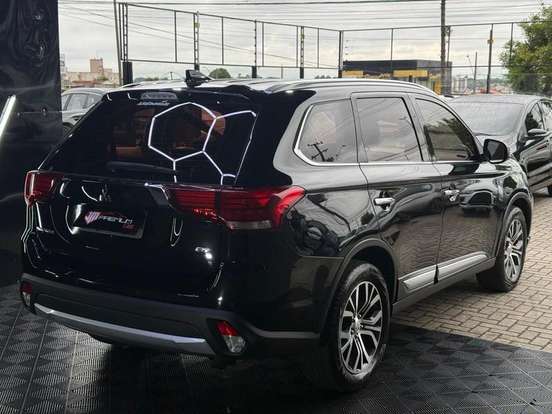 MITSUBISHI-OUTLANDER-3.0 GT 4X4 V6 24V GASOLINA 4P AUTOMÁTICO MITSUBISHI-OUTLANDER-2016