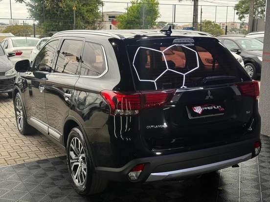 MITSUBISHI-OUTLANDER-2016