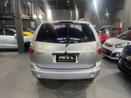 MITSUBISHI-PAJERO-2006