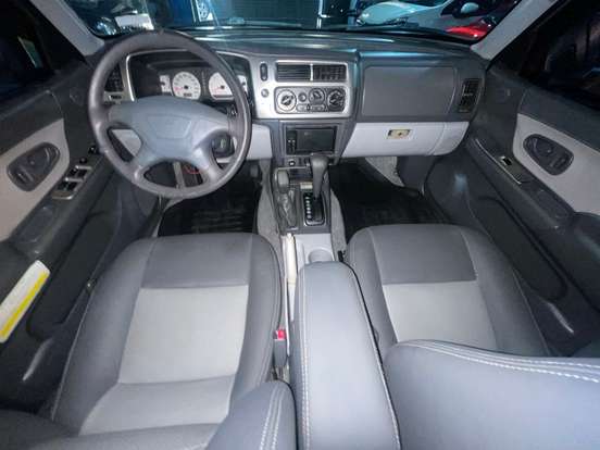 MITSUBISHI-PAJERO-2006