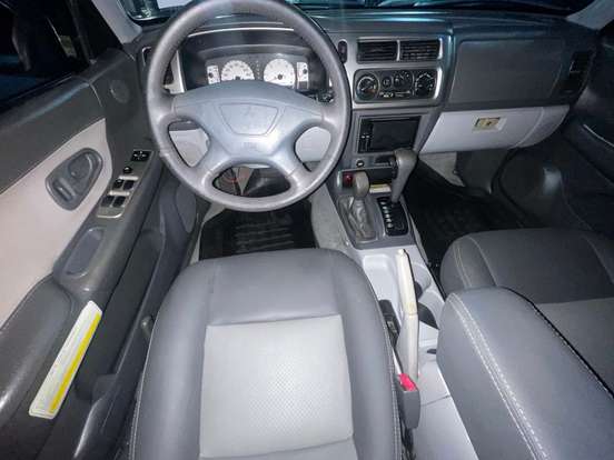 MITSUBISHI-PAJERO-2006