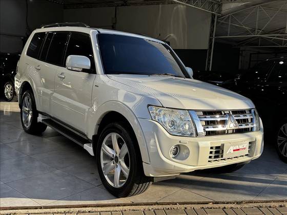 MITSUBISHI PAJERO FULL 3.8 HPE 4X4 V6 24V GASOLINA 4P AUTOMÁTICO