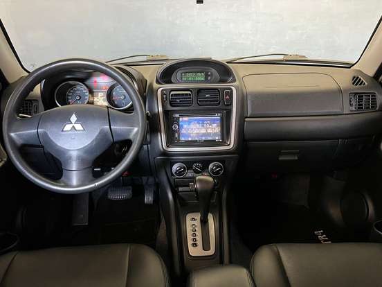 MITSUBISHI-PAJERO TR4-2011