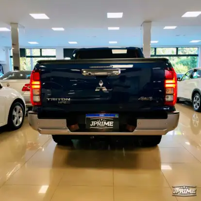 MITSUBISHI-TRITON-2025