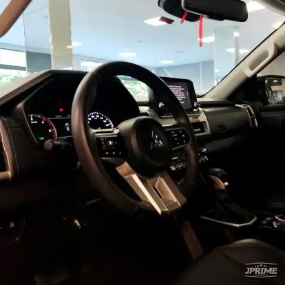 MITSUBISHI-TRITON-2025