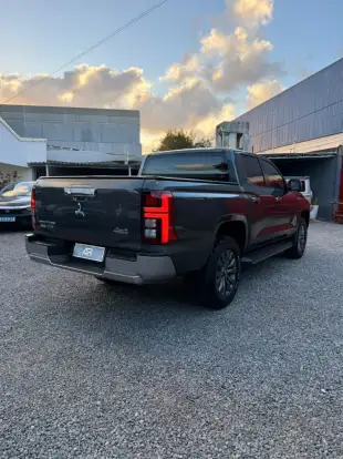 MITSUBISHI-TRITON-2025