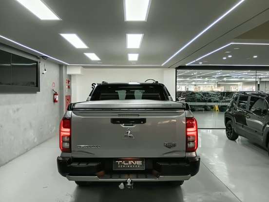 MITSUBISHI-TRITON-2.4 BITURBO DIESEL CD KATANA 4X4 AUTOMÁTICO MITSUBISHI-TRITON-2025