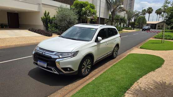 MITSUBISHI-OUTLANDER-2019