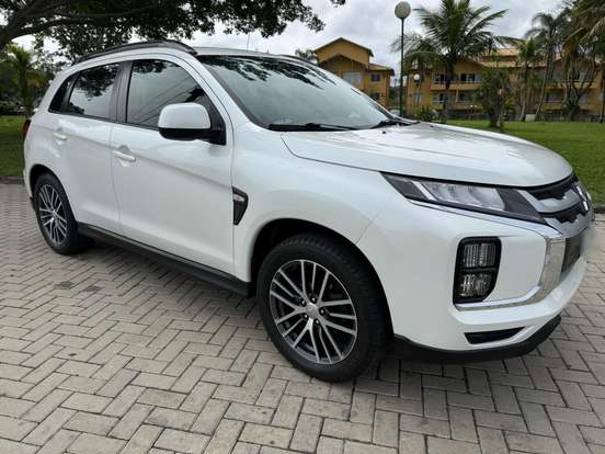 MITSUBISHI-OUTLANDER-2020