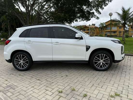 MITSUBISHI-OUTLANDER-2020